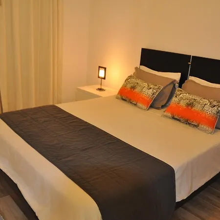 Casas Do Largo Dos Milagres Feriehus Machico (Madeira)