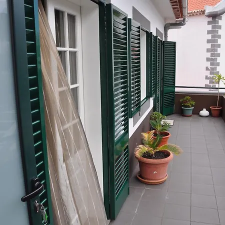 Casas Do Largo Dos Milagres Feriehus Machico (Madeira)